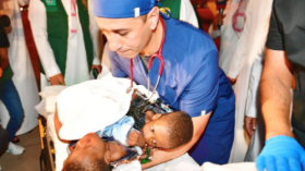 السعودية تتكفّل بعلاج توأم ملتصق من تنزانيا