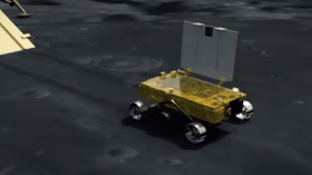 أول تجوال للروفر الهندي على سطح القمر (فيديو)