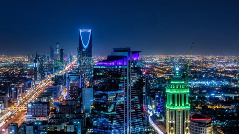 تأشيرة السعودية الإلكترونية لرعايا 8 دول جديدة