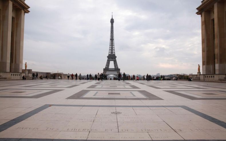 La Tour Eiffel évacuée après une alerte à la bombe!