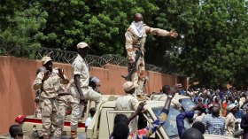 طبول الحرب تقرع على حدود الجزائر!