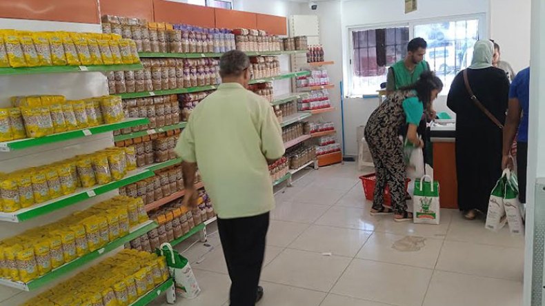 نقاط بيع الحبوب الجافة.. ملاذ المواطنين