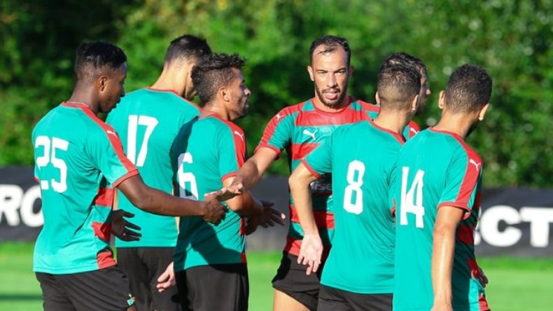 بِالفيديو: سيّدة جزائرية مُهاجرة تُكرم لاعبي المولودية بِطبق “الكسكسي”