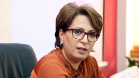 بن دودة تدعو إلى استثمار الموروث الأمازيغي في الأعمال المسرحية