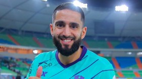 مدرب الأهلي السعودي يدفع رياض بودبوز إلى المغادرة