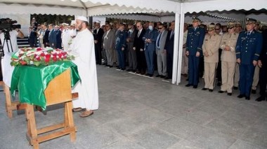 Le défunt Général Rachid Harrat inhumé au cimetière d’El Alia