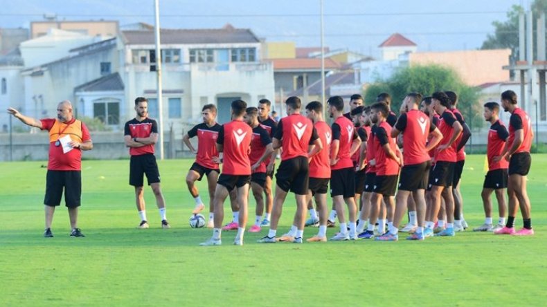 بطل إفريقيا يتعرّف على هُوِّية مُنافسه