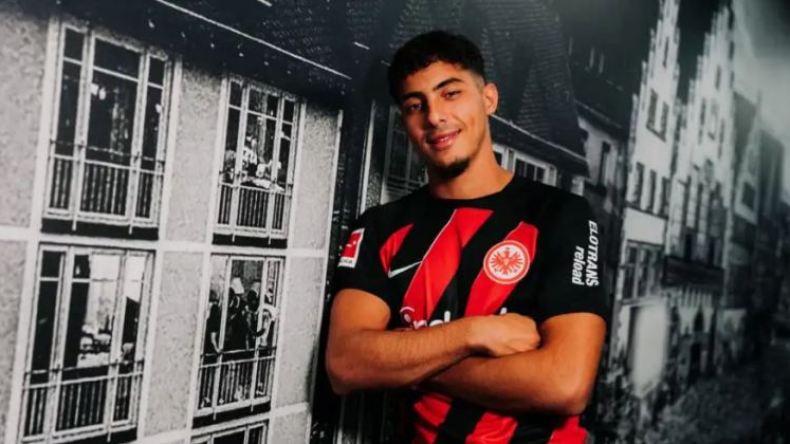 رسميا.. شعيبي في فرانكفورت