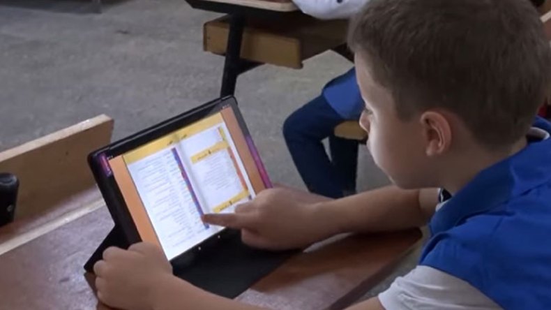 أساتذة يشيدون بدور الرقمنة في زيادة التحصيل الدراسي