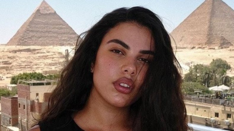 طرد عارضة أزياء إسرائيلية من فندق مصري يثير جدلا واسعا