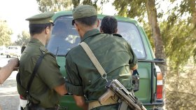 توقيف محتال ينصب على المواطنين بانتحال رتب أمنية وحكومية