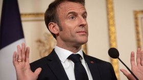 بعد الإطاحة ببايرو: المعارضة الفرنسية تطالب برأس ماكرون