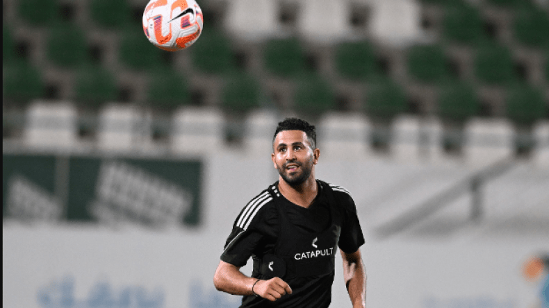 بالصور.. محرز يعود إلى أجواء التدريبات تحضيرا للمباراة المقبلة