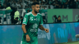 محرز ضمن قائمة المرشحين لجائزة أفضل لاعب في الشرق الأوسط