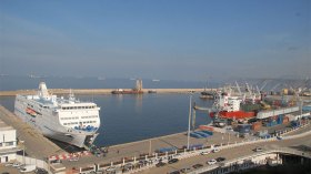 وزير النقل ينهي مهام المدير العام لميناء وهران