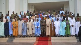 علماء نيجيريا المسلمون للوساطة بين “إيكواس” وقادة الانقلاب في النيجر