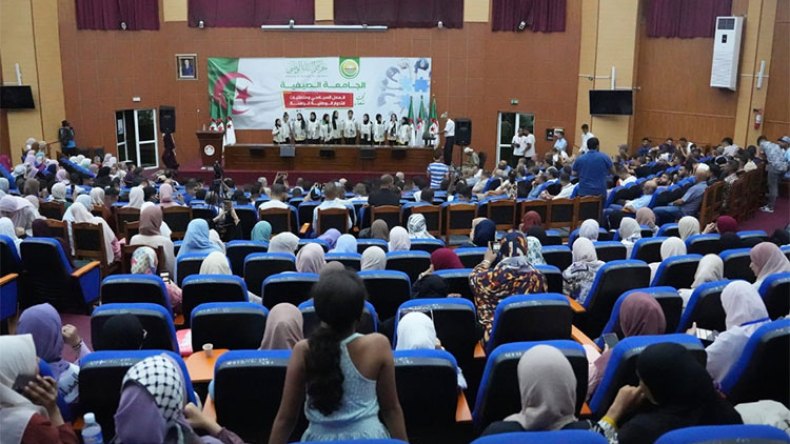 الجامعات الصيفية للأحزاب.. تقليد سياسي في طريق الزوال!