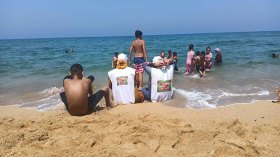 أطفال مناطق الظل يكتشفون مياه البحر لأوّل مرّة