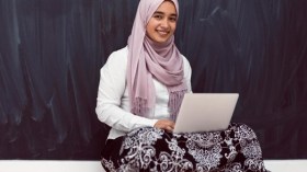 إجبار المراهقات على لبس الحجاب بعد البلوغ