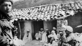 ماذا كان يعمل أبوك؟