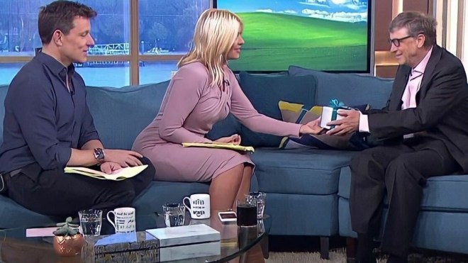 هل قدّم بيل غيتس شيكا برصيد مفتوح لمذيعة؟ هذه هي الحقيقة