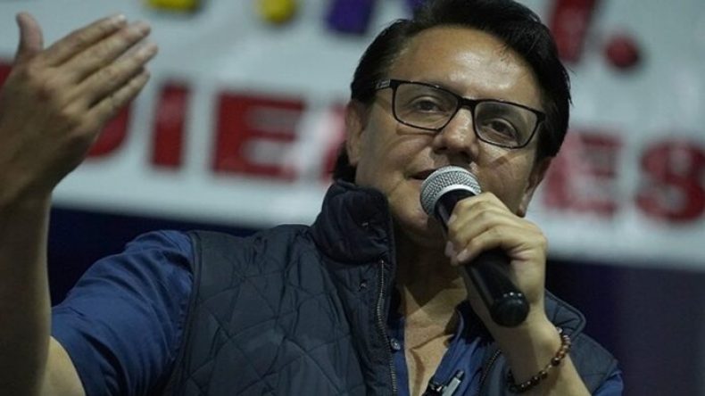 شاهد.. لحظة مقتل مرشح رئاسي في الإكوادور بعد تجمع انتخابي