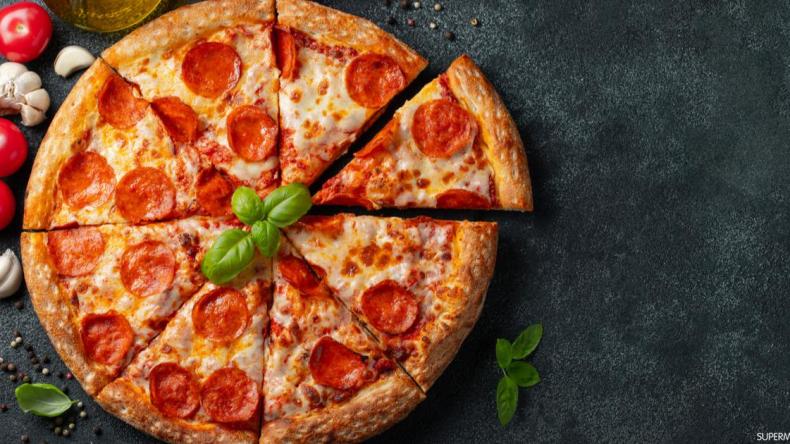 بسبب بيتزا.. مواطن أمريكي يطالب بـ5 ملايين دولار كتعويض
