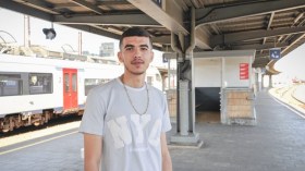 هذه قصة الشاب الجزائري “بطل محطة القطار” الذي أحدث ضجة في بلجيكا