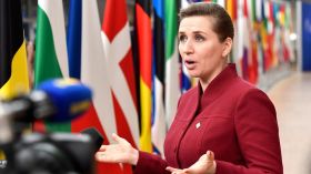 رئيسة الوزراء الدنماركية تثير جدلا بتصريحها حول حرق القرآن الكريم