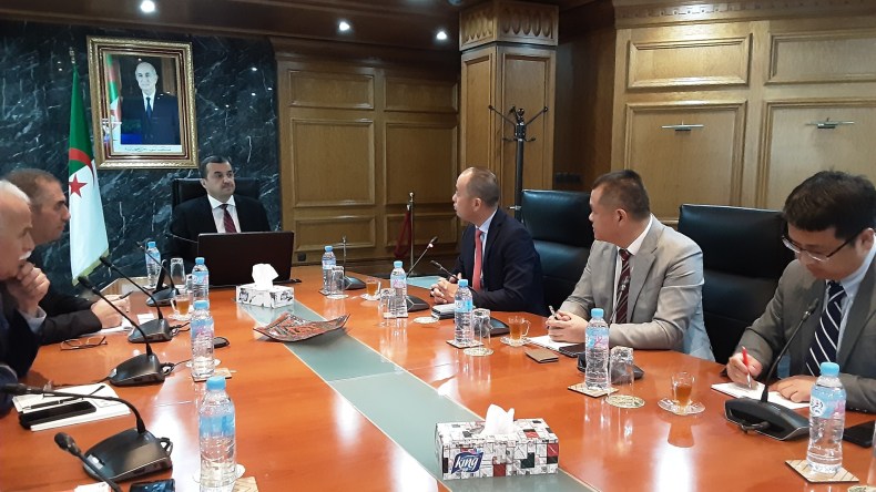 عرقاب يستقبل وفدا عن شركة “هواوي” الصينية