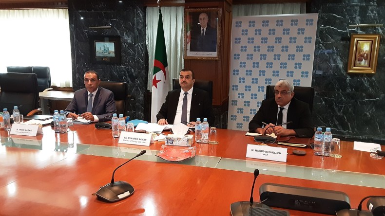الجزائر تعلن عن خفض إضافي لإنتاجها من النفط في أوت