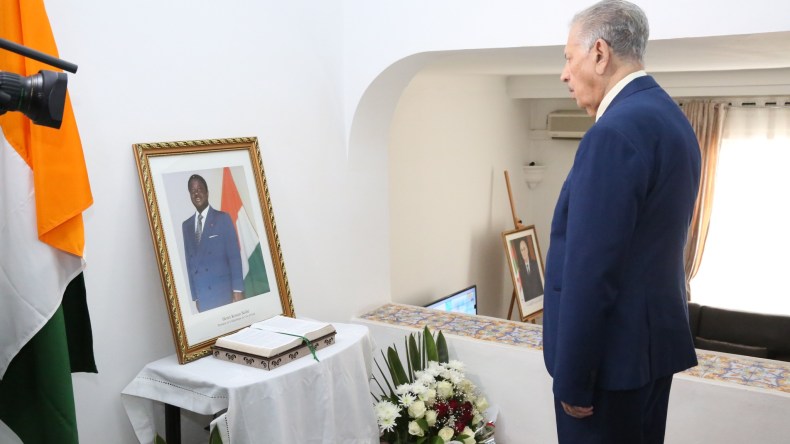 قوجيل يقدم التعازي في وفاة الرئيس الإيفواري السابق
