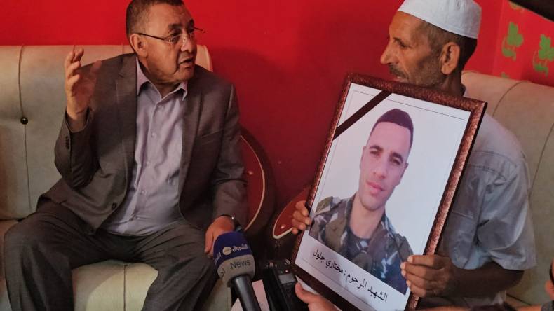 بالصور.. مرَاد يعزي عائلتي شهيدي الواجب بتيبازة والشلف
