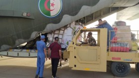 فيضانات إن قزام: وصول 58 طنا من المساعدات للمتضررين