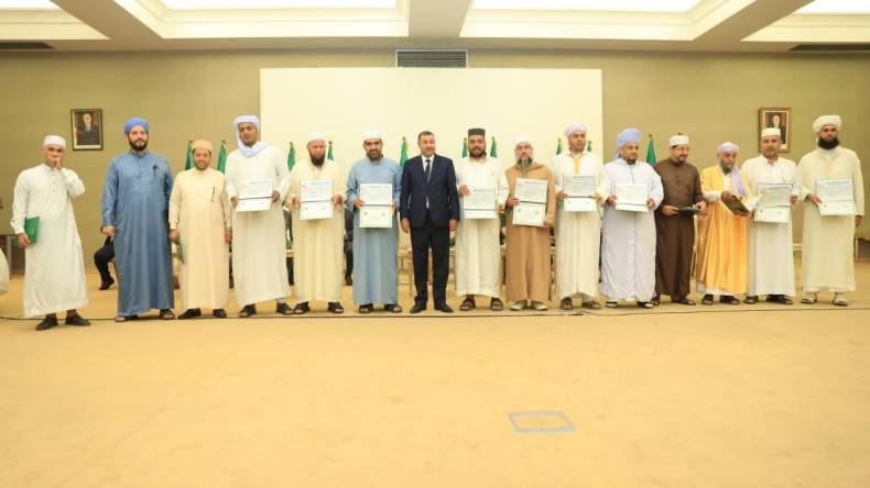 والي وهران يكرّم أئمة الولاية (صور)