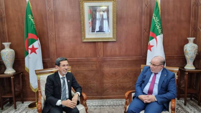بلمهدي يستقبل سفير سنغافورة لدى الجزائر (صور)