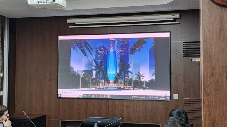 اجتماع تقني في وزارة السكن حول مشروع المدينة الإعلامية “Dzair Media City”