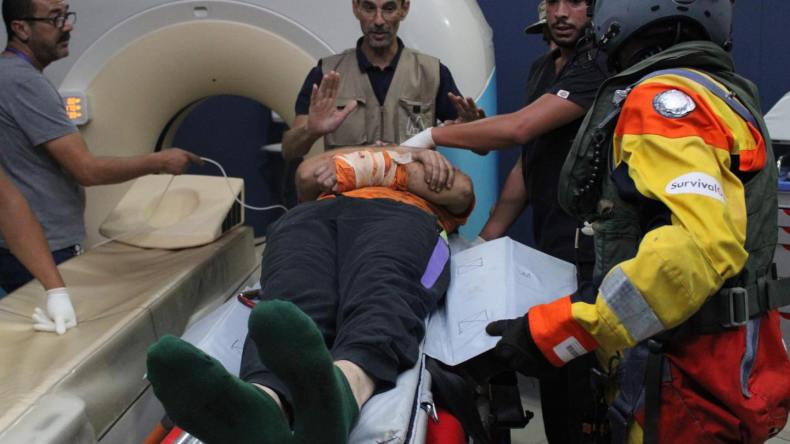 البحرية الجزائرية تنقذ بحّارا تركيا قرب سواحل مستغانم (صور)