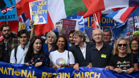 بريطانيا: متظاهرون يطالبون بالعودة إلى الاتحاد الأوروبي