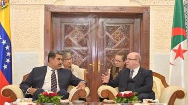 Escale technique à Alger du président vénézuélien Nicolas Maduro