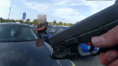 Etats-Unis: Un policier tue une femme enceinte (vidéo)