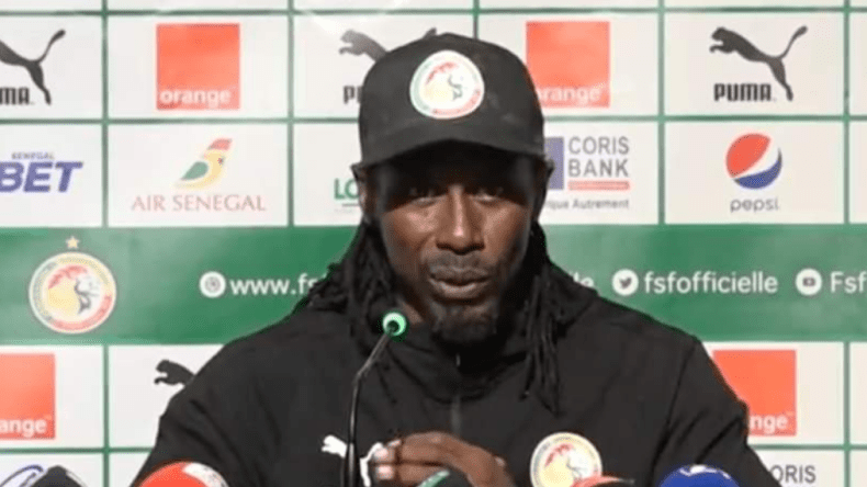 مدرب السنغال يعلق على الهزيمة أمام الجزائر