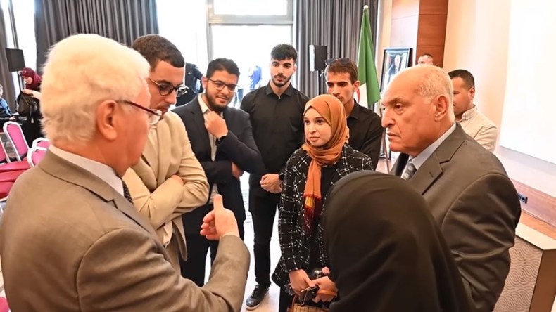 إطلاع الجالية في المجر على التوجهات الاستراتيجية للجزائر