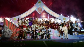 بِالفيديو: اتحاد العاصمة يُتوّج بِالكأس الإفريقية الممتازة