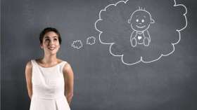 خبيرة تحذّر: 5 أطعمة ومشروبات لا ينبغي تناولها أثناء محاولة الحمل!