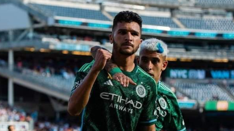 بقرار يتوج بجائزة لاعب الشهر في نيويورك سيتي