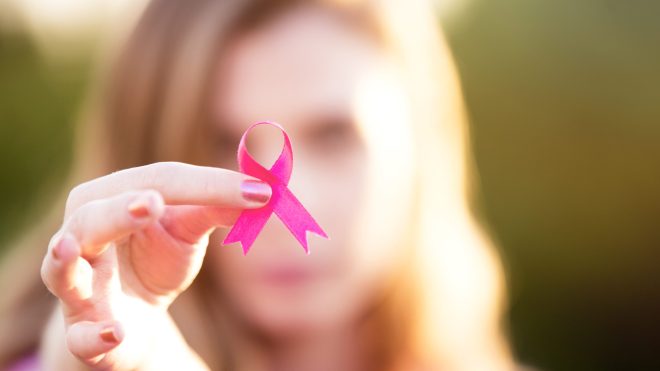 تجار ومؤثرون يحولون “أكتوبر الوردي” إلى دعاية