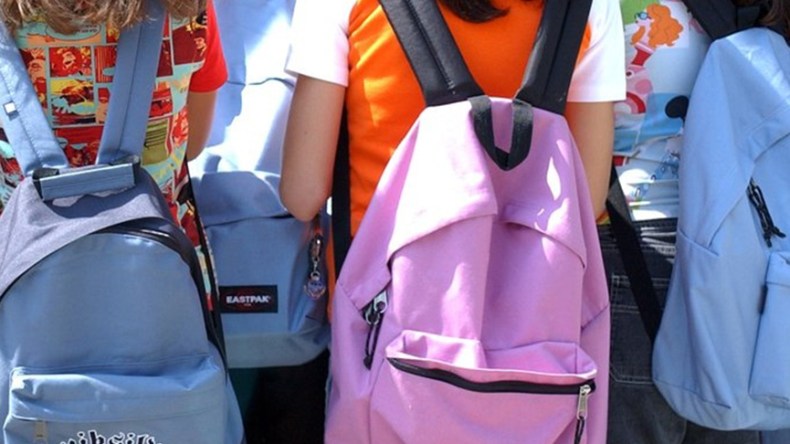 “حقيبتي”.. هبّة تضامنية من مؤسسات رسميّة ومُحسنين