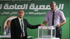 سعدي يتلقّى دعما قويا من رئيس “الفيفا”