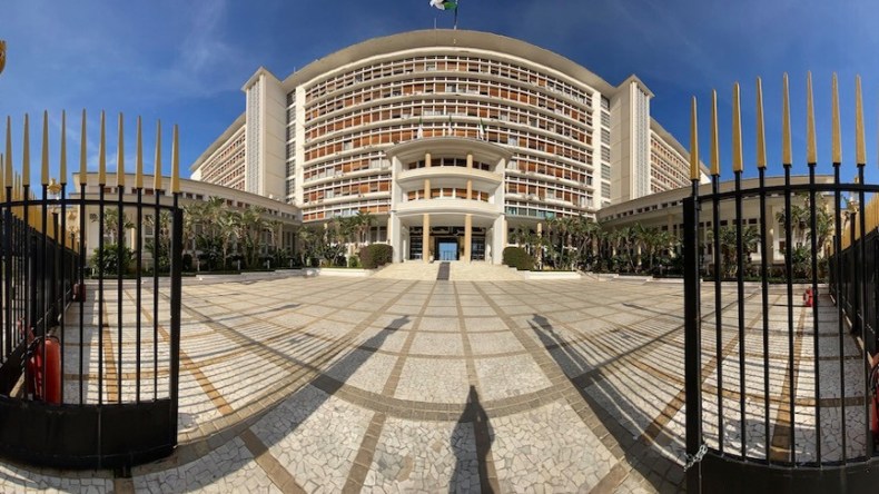الترقيات بالوزارات والمؤسسات تلقائيا من دون فتح مناصب جديدة